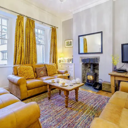 3 Bed In Oc-llh21 * 霍克斯黑德