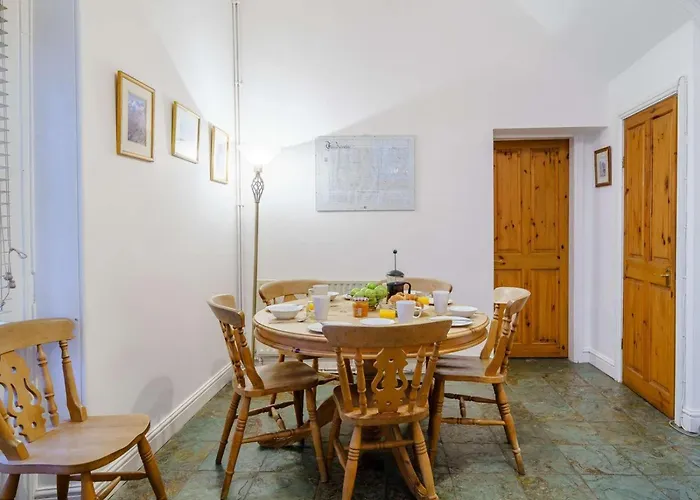 3 Bed In Oc-llh21 霍克斯黑德